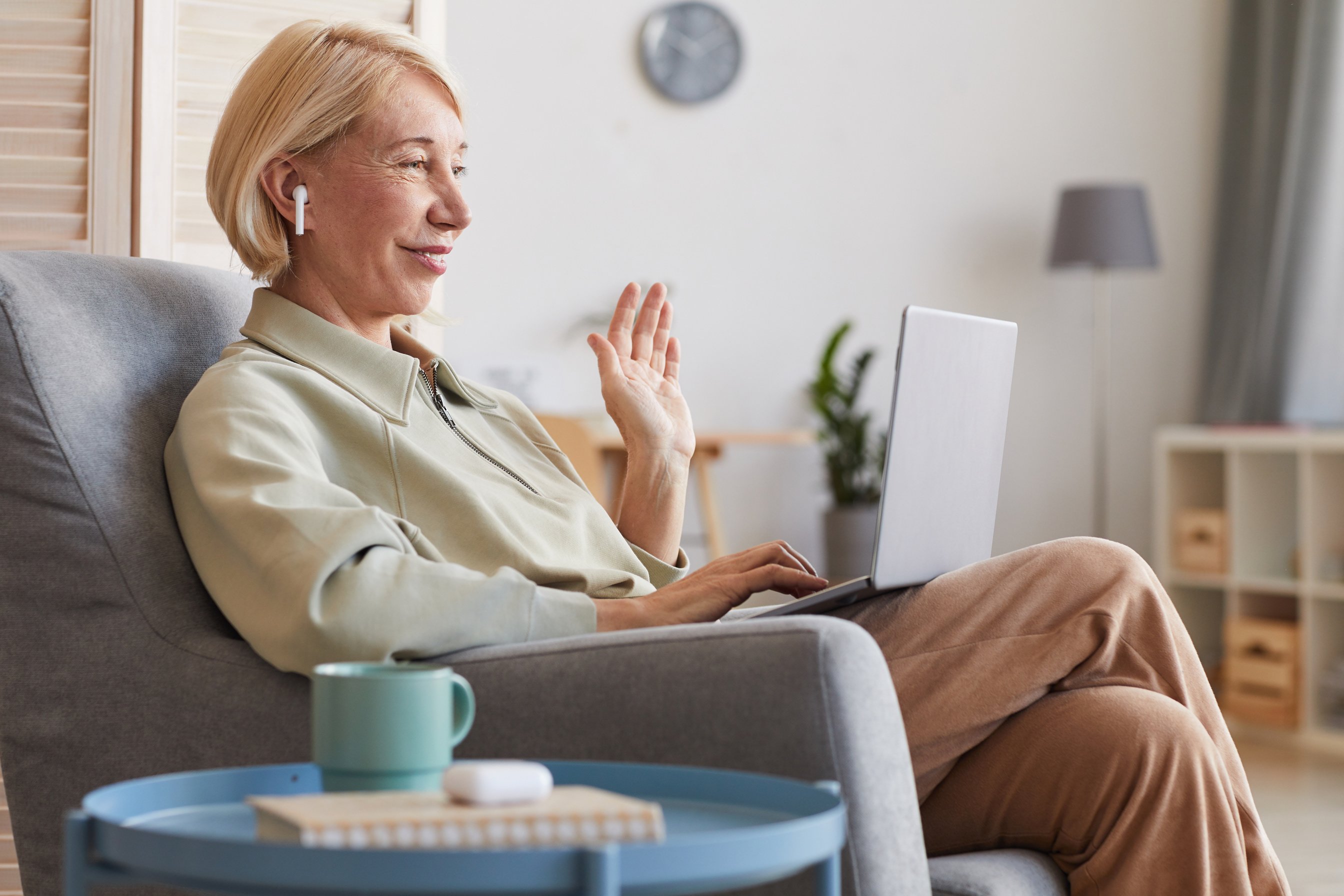 Online communication at home